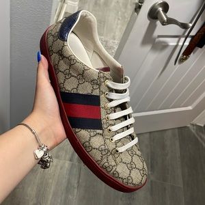 Used Gucci Sneakers size 9 Men